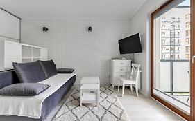 Platinium Comfy Studio Hallera